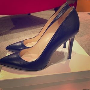 Manolo Blahnik BB pumps.